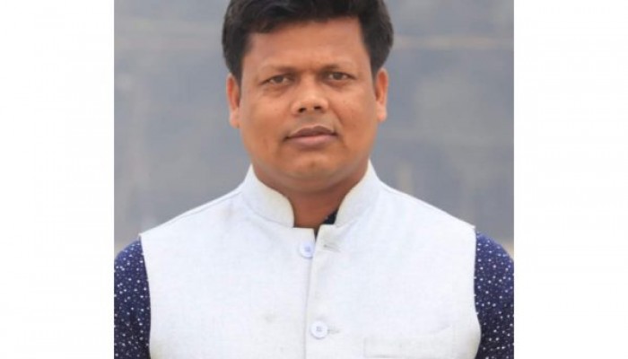 পাবনার সাঁথিয়ায় উপজেলা ভাইস চেয়ারম্যানকে নারী দিয়ে হয়রানির অভিযোগ