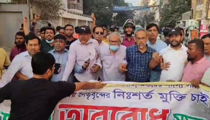 রিজভীর নেতৃত্বে উত্তরা-আশুলিয়ায় বিএনপির পিকেটিং