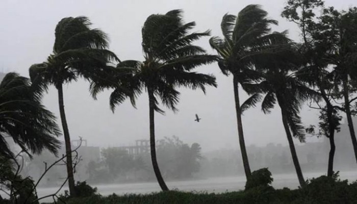 দুপুর ১টার মধ্যে ১০ জেলায় ঝড়ের আশঙ্কা