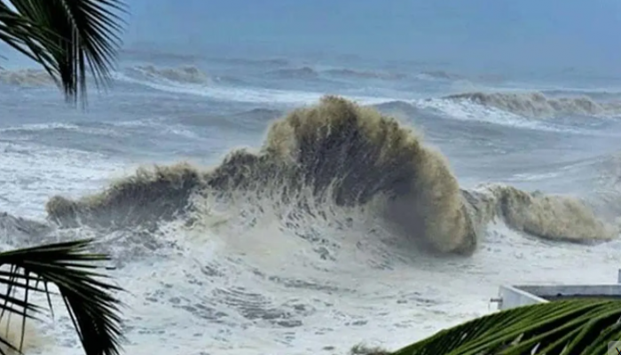 ঘূর্ণিঝড় কোন দিক দিয়ে যাবে, জানা যাবে বুধবার