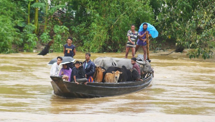 মাসজুড়ে ভারী বৃষ্টি, বন্যা ও বজ্রঝড়ের আভাস