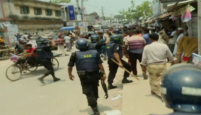 চারঘাটে দুই চেয়ারম্যান প্রার্থীর সমর্থকদের মধ্যে সংঘর্ষ