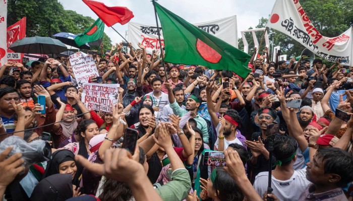 গা ঢাকা দিয়েছেন সব মন্ত্রী-এমপিরা