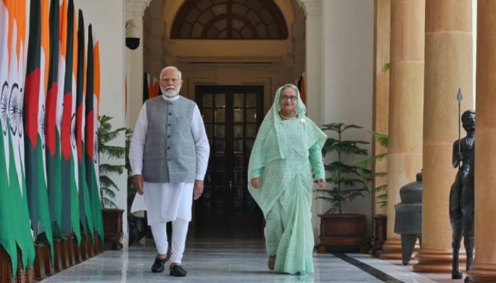 ভারতকে উভয় সংকটে ফেলেছেন শেখ হাসিনা