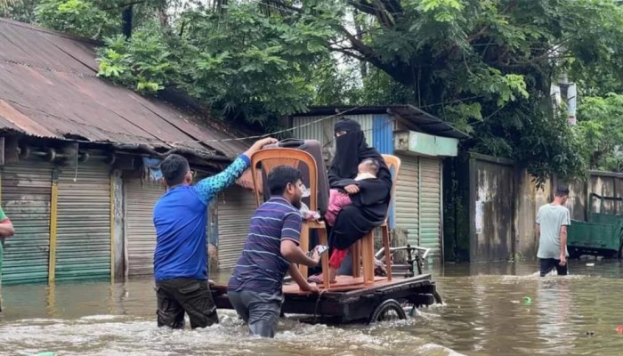 ৩ নদীর ১১ বাঁধ ভেঙে ফেনীর ৭০ গ্রাম প্লাবিত, ফুলগাজী ও পরশুরামের সঙ্গে যোগাযোগ বিচ্ছিন্ন