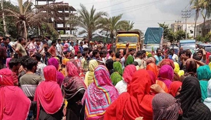 শতাধিক পোশাক-কারখানায় ছুটি ঘোষণা