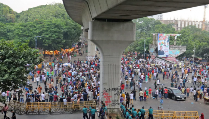 চাকরিতে প্রবেশের বয়সসীমা ৩৫ করার দাবিতে শাহবাগে মহাসমাবেশ