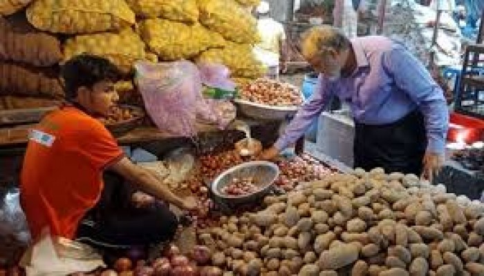 সিন্ডিকেটের কারসাজিতে বাজারের অবস্থা টালমাটাল