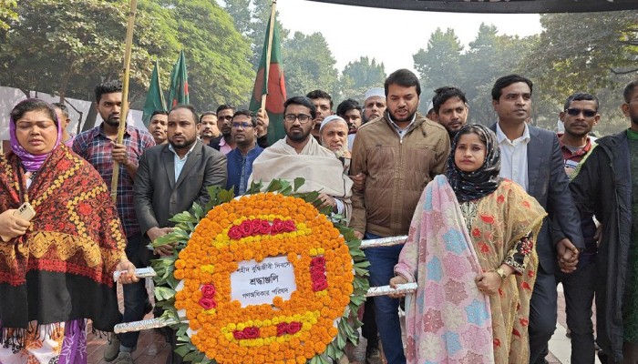 জাতীয় পার্টির বেশে বুদ্ধিজীবী দিবসের শ্রদ্ধায় আ.লীগ