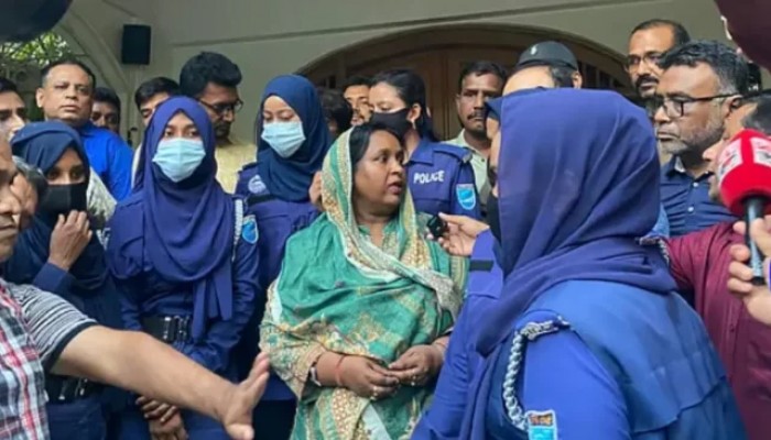 রাতভর নাটকীয়তার পর অবশেষে আইভী গ্রেপ্তার