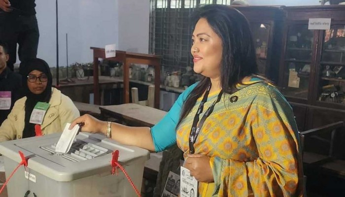 ধানমন্ডিতে গ্রেপ্তার সংগীত শিল্পী ও সাবেক এমপি মমতাজ