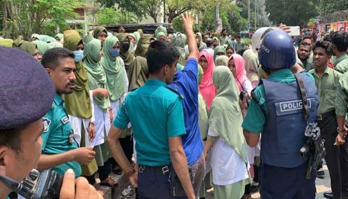 রাজশাহীতে বিএসসি-ডিপ্লোমা নার্সিং শিক্ষার্থীদের সংঘর্ষ, আহত ১০
