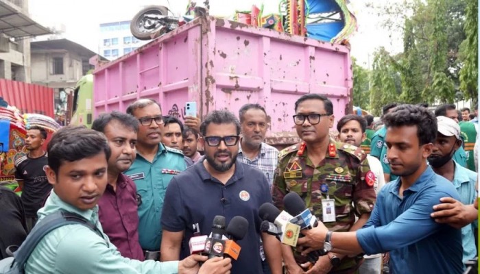 ঢাকার মূল সড়কে কোনো রিকশা চলতে পারবে না: ডিএনসিসি প্রশাসক