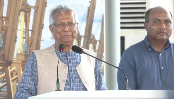 চট্টগ্রাম বন্দরকে বাদ দিয়ে অর্থনীতির অগ্রগতি অসম্ভব: প্রধান উপদেষ্টা