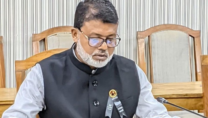 গোসাইরহাটের সাবেক মেয়র বিমানবন্দরে আটক