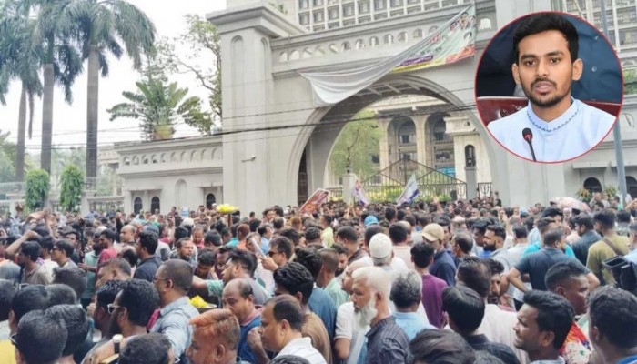 উপদেষ্টা আসিফকে নগর ভবনে অবাঞ্ছিত ঘোষণা