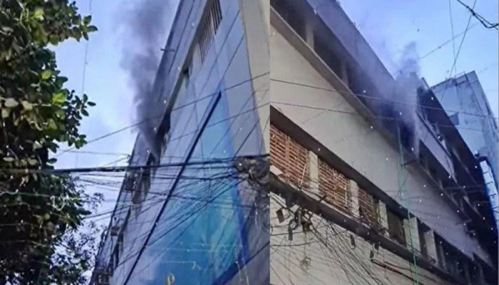 মতিঝিলে ভবনে আগুন, নিয়ন্ত্রণে ৪ ইউনিট