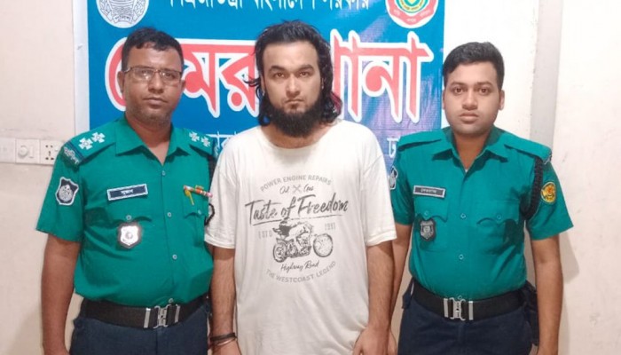 গ্রেফতারের পর কারাগারে নোবেল