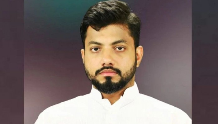রাজপথ ছেড়ে না যাওয়ার নির্দেশ ইশরাকের