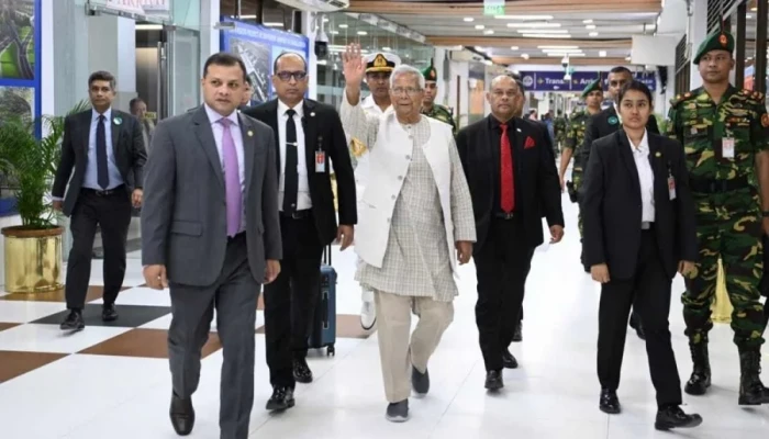 চারদিনের সরকারি সফরে জাপান পৌঁছেছেন প্রধান উপদেষ্টা