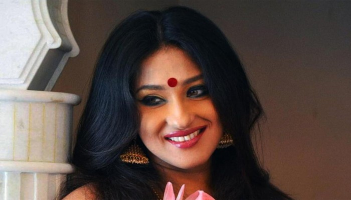 ‘অনেকের প্রথম কিছুর সঙ্গে আমি জড়িয়ে আছি : ঋতুপর্ণা