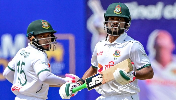 মুশফিকের রান আউটের পর বৃষ্টি, খেলা বন্ধ