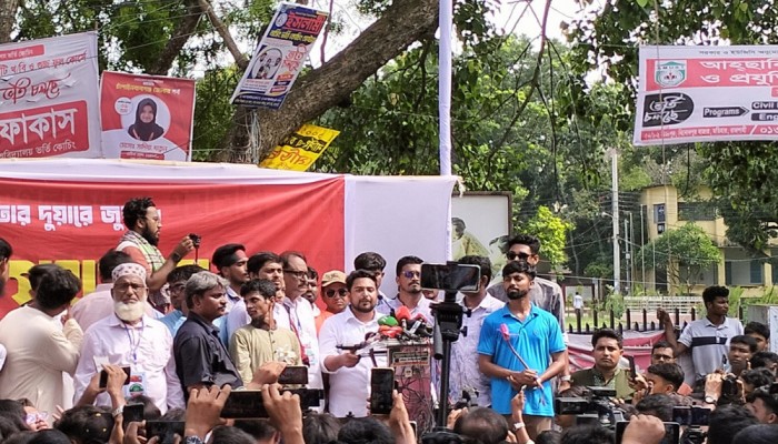 সীমান্তে হত্যা বন্ধ না হলে লং মার্চ : নাহিদ