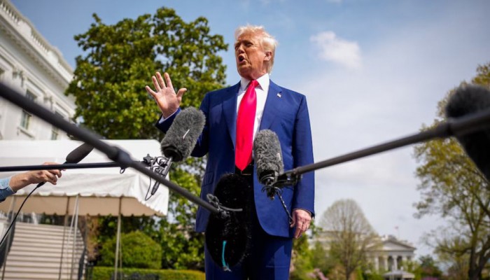 ট্রাম্পের নতুন শুল্ক নির্ধারণ: ইন্দোনেশিয়ার পণ্যে ১৯% শুল্ক, ভিয়েতনাম চুক্তি প্রায় চূড়ান্ত