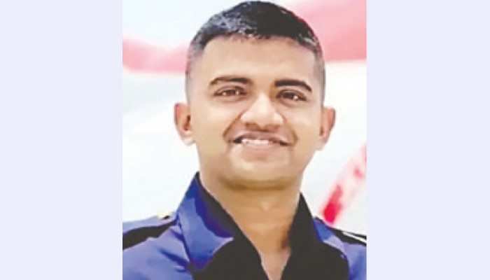 ‘আমি সেই হতভাগ্য পিতা, যে নিজের সন্তানের লাশ কাঁধে নিয়েছি’