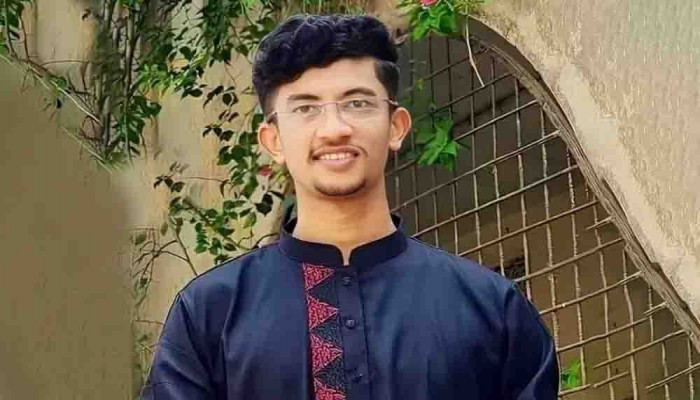চাঁদার টাকা ভাগ করে নেন রিয়াদ-অপু
