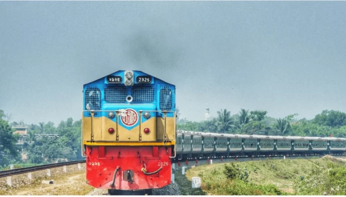 ছয় বগির বিশেষ ট্রেনে যাত্রী মাত্র ১৭ জন