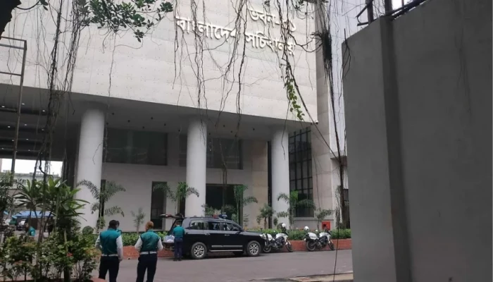 সচিবালয়ে উপদেষ্টা পরিষদের বৈঠক শুরু