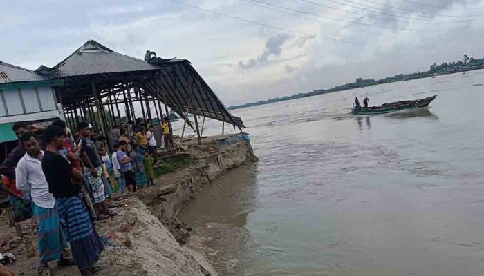 রাজশাহীর পদ্মা ভাঙনে হুমকির মুখে বাজার