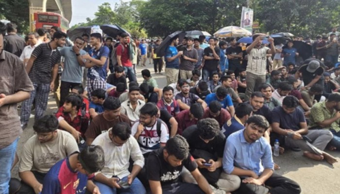 আজও শাহবাগ অবরোধের ঘোষণা প্রকৌশলের শিক্ষার্থীদের