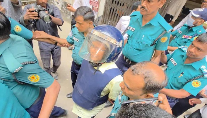 গ্রেপ্তার সাবেক সচিব শহীদ খান কারাগারে