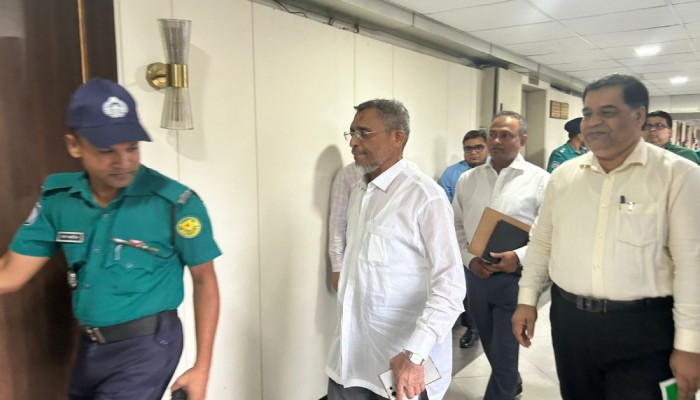 স্বরাষ্ট্র মন্ত্রণালয়ে লুৎফুজ্জামান বাবর