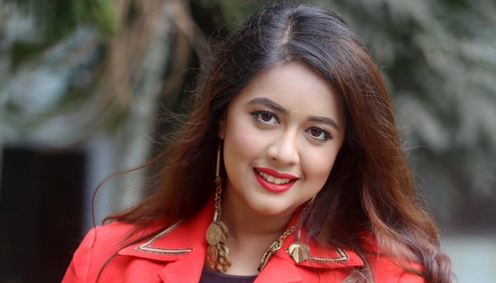 সামাজিক যোগাযোগের মাধ্যমগুলো নিষিদ্ধ হয়ে যাক : ঐশী