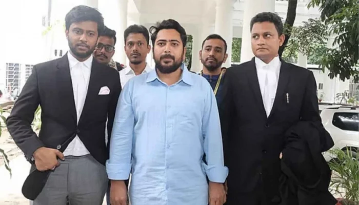 শেখ হাসিনার বিরুদ্ধে সাক্ষ্য দিতে দ্বিতীয় দিনের মতো ট্রাইব্যুনালে নাহিদ ইসলাম