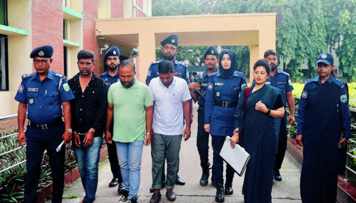 নওগাঁয় মহিলাসহ ৪ ভুয়া পুলিশ আটক