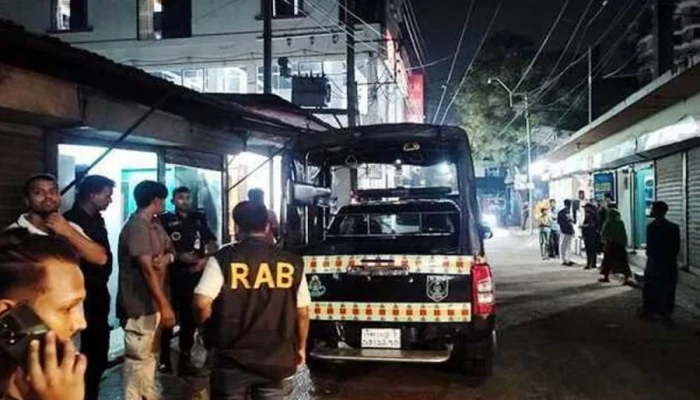 র‌্যাবের ওপর হামলা চালিয়ে পালালো শীর্ষ সন্ত্রাসী, আহত ৪