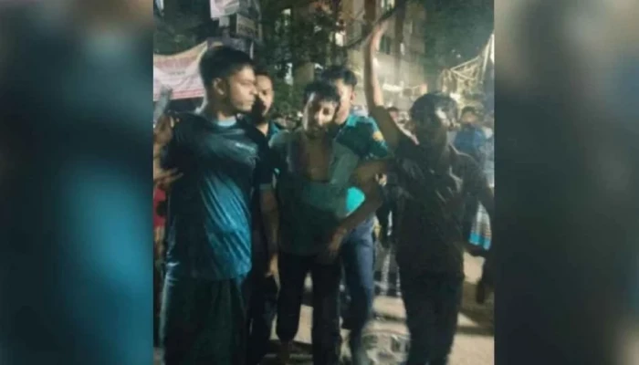 রাজধানীর দুই স্থানে ককটেল বিস্ফোরণ, ছাত্রলীগকর্মী আটক