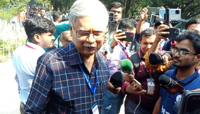 রাকসু নির্বাচনে ৭০ শতাংশের বেশি ভোট কাস্টের আশা উপাচার্যের