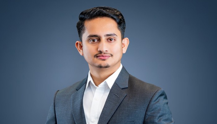 সারজিস আলমের অনুষ্ঠান ঘিরে ককটেল নিক্ষেপ