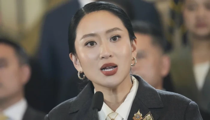 প্রধানমন্ত্রী পদ থেকে বহিষ্কারের পর দলের নেতৃত্বও ছাড়লেন পায়োংটার্ন