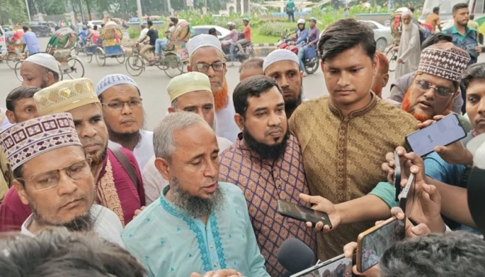 শিক্ষা উপদেষ্টার পদত্যাগ দাবি, নতুন কর্মসূচি ঘোষণা ইবতেদায়ী শিক্ষকদের