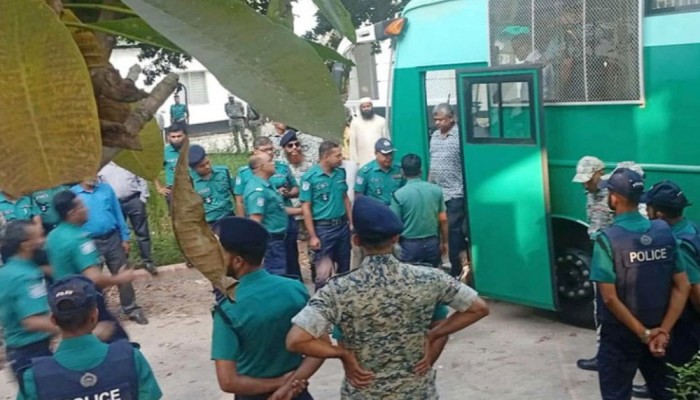 আত্মসমর্পণকারী সেনা কর্মকর্তারা নির্দোষ, অপরাধীরা ভারতে পালিয়েছেন : আইনজীবী