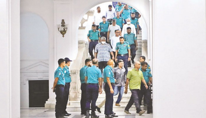 মানবতাবিরোধী অপরাধে ১৫ সেনা কর্মকর্তাকে কারাগারে পাঠানোর নির্দেশ