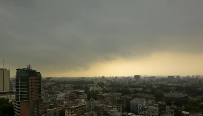 মেঘলা থাকতে পারে আজ ঢাকার আকাশ