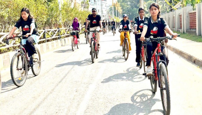 রাজশাহীতে যানজট সচেতনতায় বর্ণাঢ্য সাইকেল র‌্যালি অনুষ্ঠিত