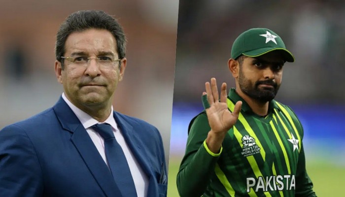 দুঃসময়ে বাবরের পাশে দাঁড়ালেন ওয়াসিম আকরাম